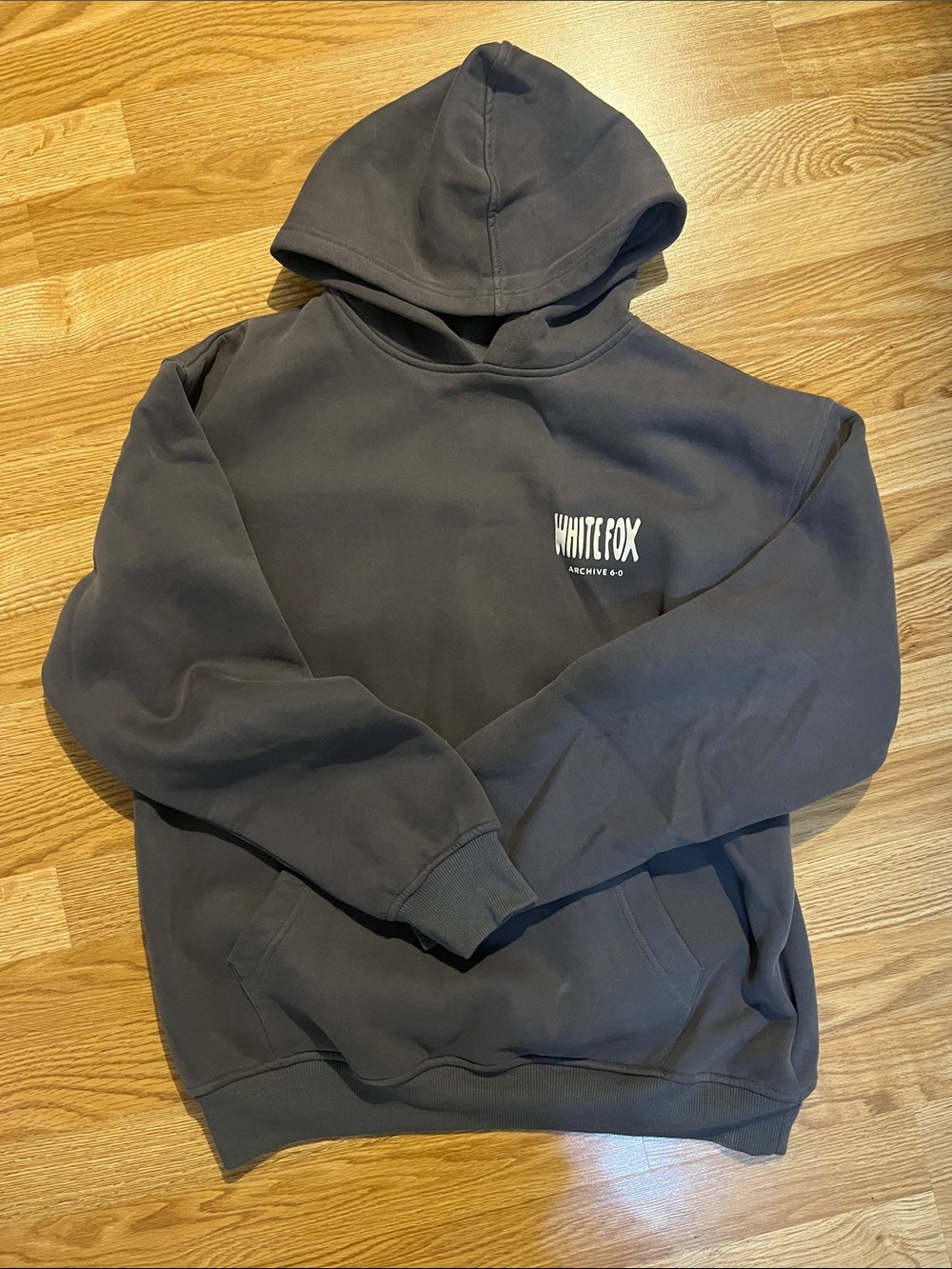 White fox hooded sweater in Grey